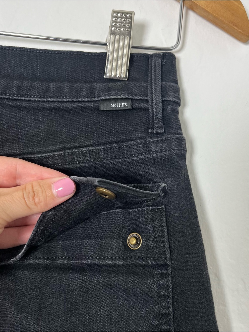 MOTHER Rambler Cargo Ankle Jeans In Black Not Guilty Size 26 - Picture 6 of 9